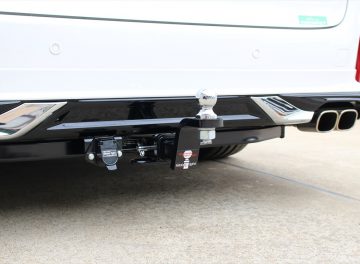 TOYOTA（トヨタ）社製、ノア 80系用ヒッチメンバーの施工事例 / メイン画像