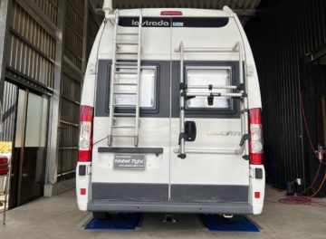 ディカトにヒッチメンバーを取り付け致しました。