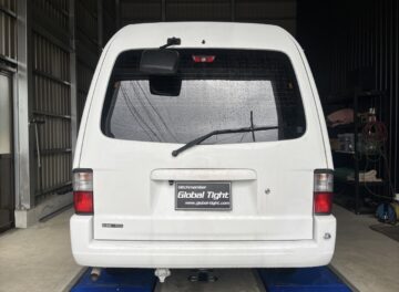 ボンゴバンにヒッチメンバーを取り付け致しました。