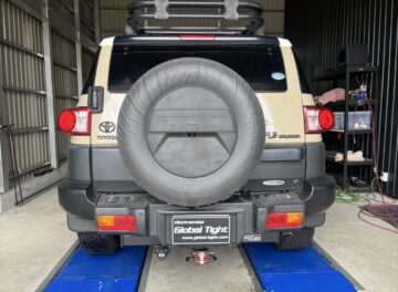 FJクルーザーにヒッチメンバーを取り付け致しました。