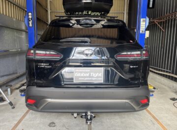 カローラクロスにヒッチメンバーを取り付け致しました。