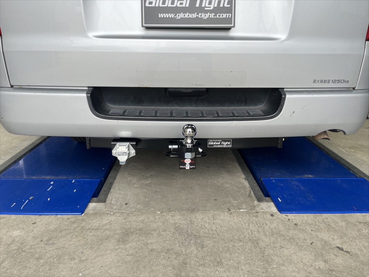 ハイエース,ヒッチメンバー,ジェットスキー,トレーラー,バスボート,キャンピングカー,キャンピングトレーラー,水上バイク,ボートトレーラー,牽引,サイクルキャリア,カーゴトレーラー