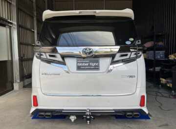 ヴェルファイア30後期TRDエアロにヒッチメンバーを取り付け致しました。