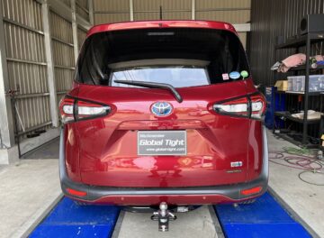 シエンタ170にヒッチメンバーを取り付け致しました。