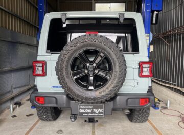 ラングラーJLにヒッチメンバーを取り付け致しました。