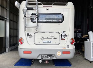 タウンエース、キャンピングカーにヒッチメンバーを取り付け致しました。