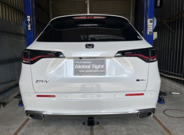 ZR-Vにヒッチメンバーを取り付け致しました。