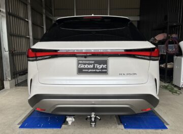 RX350hにヒッチメンバーを取り付け致しました。