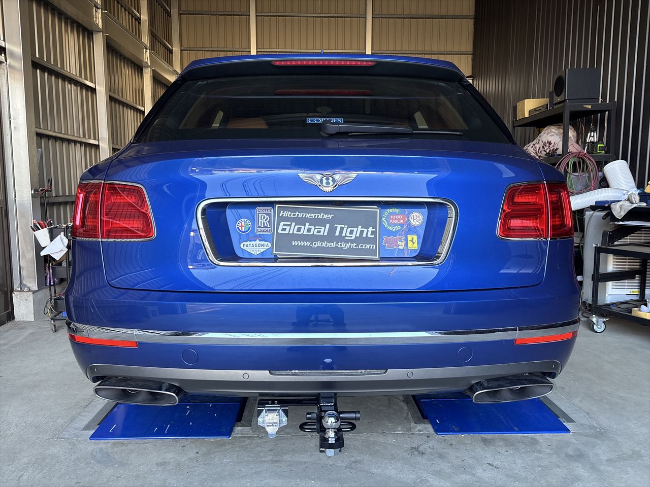 ベントレー,ベンテイガ,ノマド,ヒッチメンバー,ジェットスキー,トレーラー,バスボート,キャンピングカー,キャンピングトレーラー,水上バイク,ボートトレーラー,牽引,サイクルキャリア,カーゴトレーラー