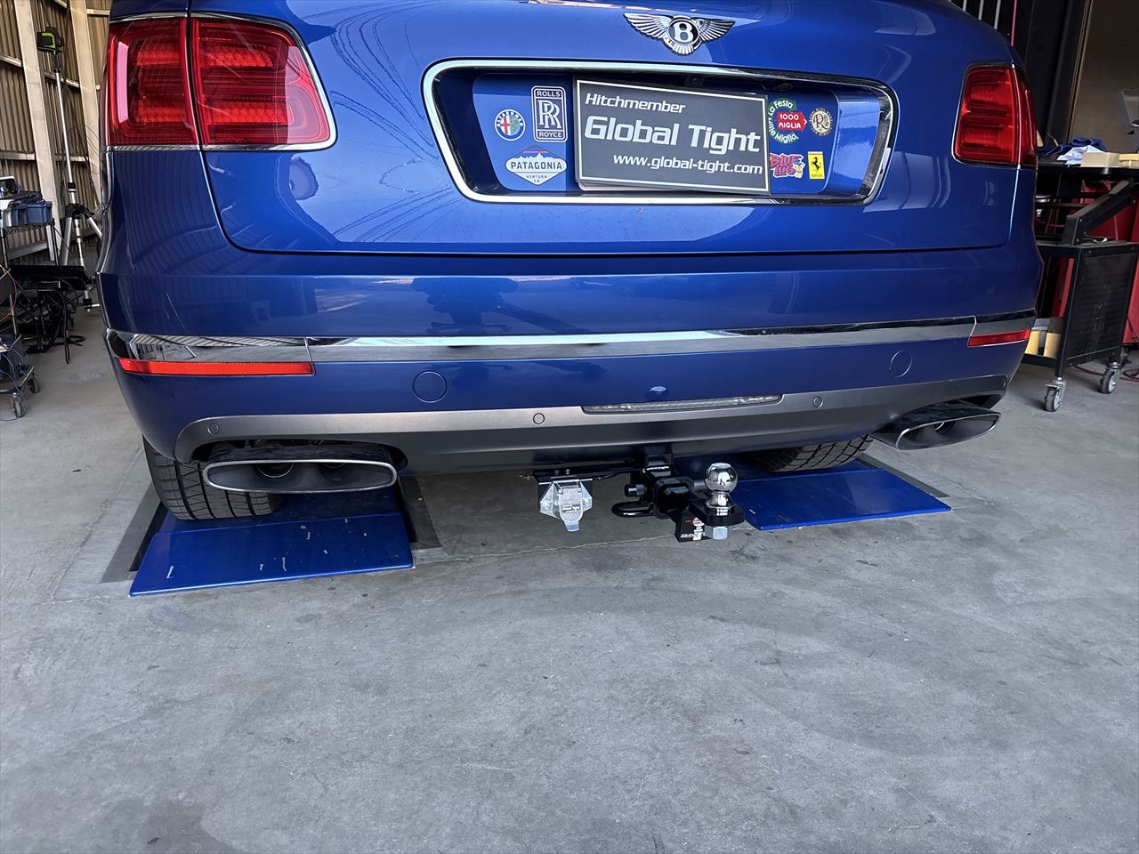 ベントレー,ベンテイガ,ノマド,ヒッチメンバー,ジェットスキー,トレーラー,バスボート,キャンピングカー,キャンピングトレーラー,水上バイク,ボートトレーラー,牽引,サイクルキャリア,カーゴトレーラー