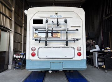 バネットベース、キャンピングカーにヒッチメンバーを制作取り付け致しました。