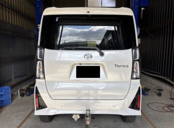 タントカスタムLA650型にヒッチメンバーを取り付け致しました。
