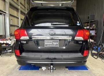 ランドクルーザー200中期モデリスタエアロにヒッチメンバーを取り付け致しました。