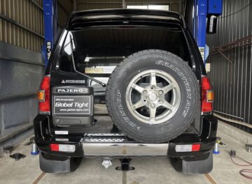 パジェロに強化型特注ヒッチメンバーを制作取り付け致しました。