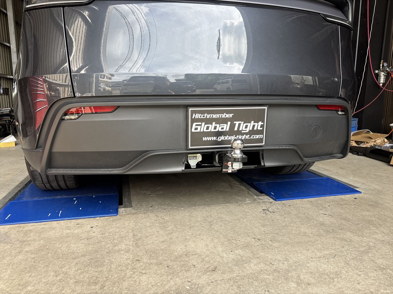 テスラ,モデルY,キャンピングカー,ヒッチメンバー,ジェットスキー,トレーラー,バスボート,キャンピングカー,キャンピングトレーラー,水上バイク,ボートトレーラー,牽引,サイクルキャリア,カーゴトレーラー