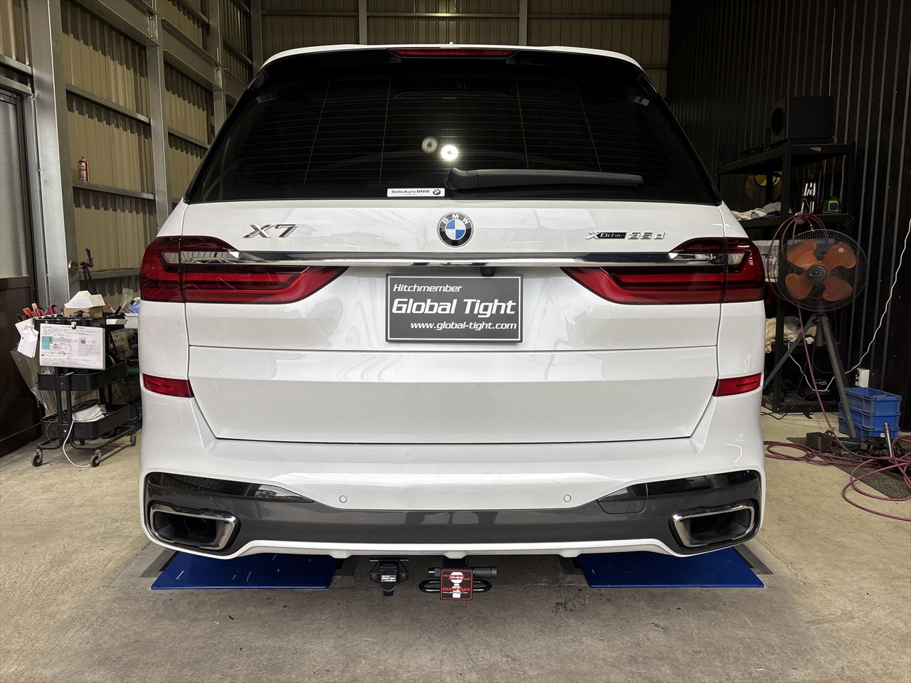 BMW,X7,キャンピングカー,ヒッチメンバー,ジェットスキー,トレーラー,バスボート,キャンピングカー,キャンピングトレーラー,水上バイク,ボートトレーラー,牽引,サイクルキャリア,カーゴトレーラー